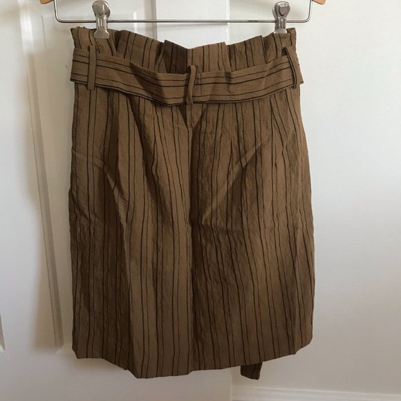 H&M Skirt - Picture 3 of 5